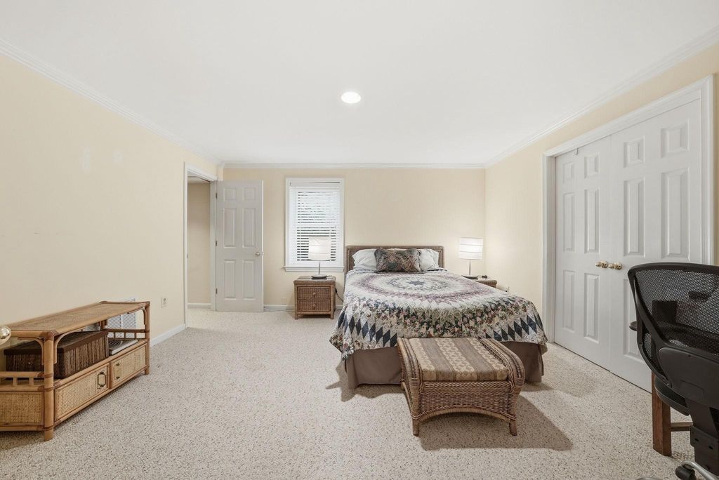 Image 41 of property listing at 7512 RAMBLING RIDGE DR, Fairfax Station, VA 22039