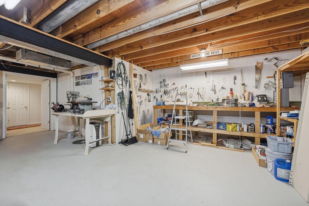 Image 46 of property listing at 7512 RAMBLING RIDGE DR, Fairfax Station, VA 22039