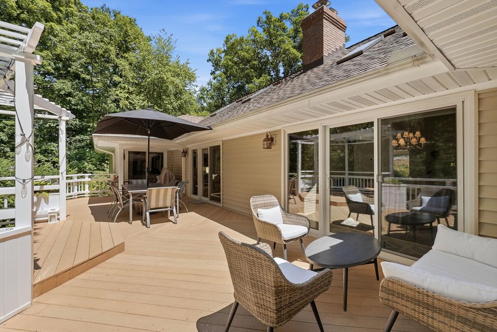 Image 50 of property listing at 7512 RAMBLING RIDGE DR, Fairfax Station, VA 22039