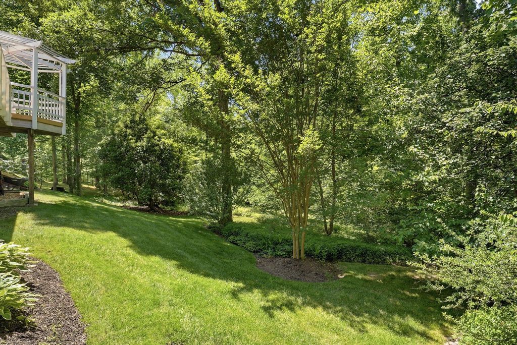 Image 51 of property listing at 7512 RAMBLING RIDGE DR, Fairfax Station, VA 22039