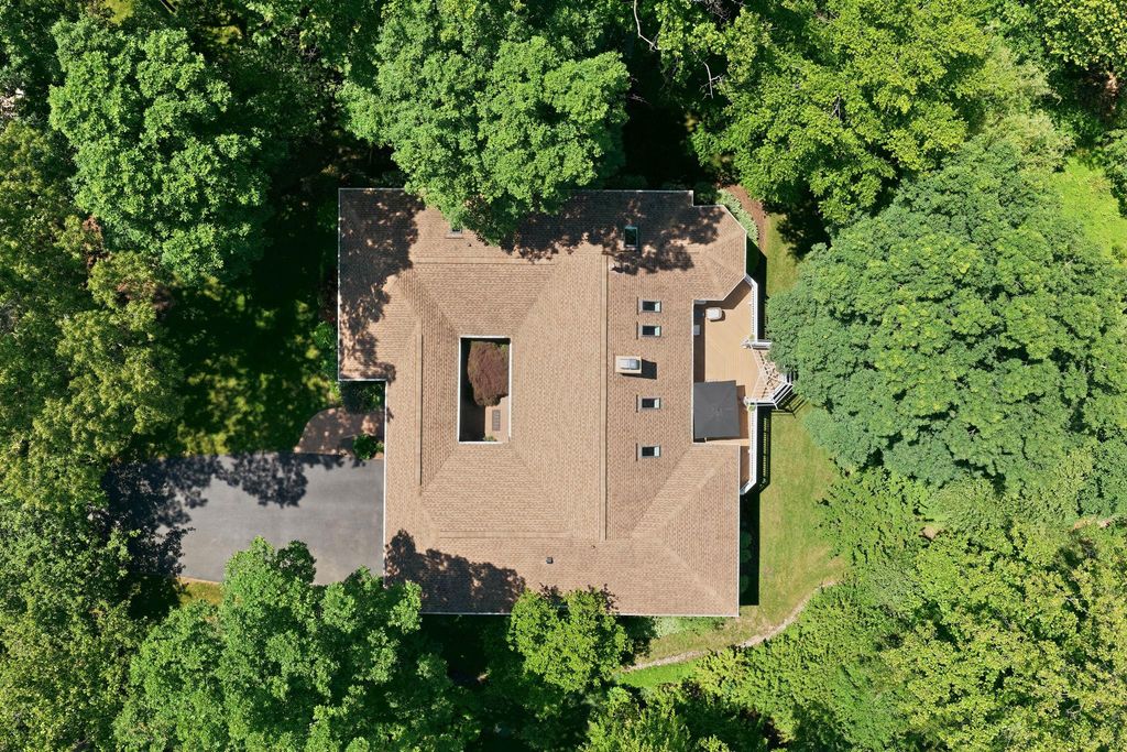 Image 55 of property listing at 7512 RAMBLING RIDGE DR, Fairfax Station, VA 22039