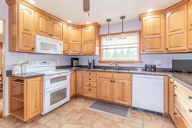 N3219 COUNTY ROAD D, New London, WI 54961