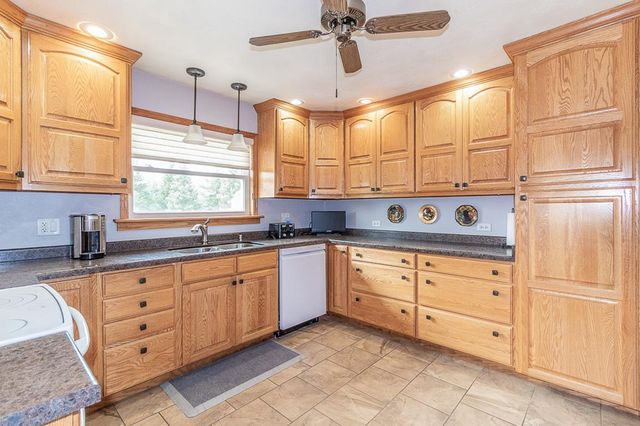 N3219 COUNTY ROAD D, New London, WI 54961