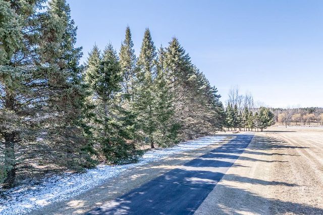 N3219 COUNTY ROAD D, New London, WI 54961