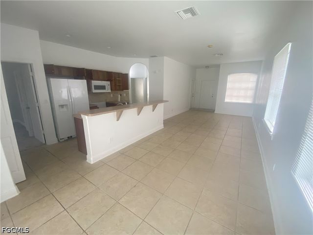 13832 1st ST, Fort Myers, FL 33905