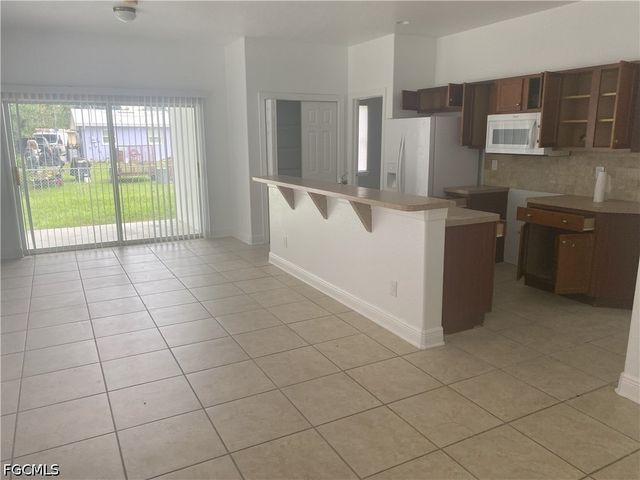 13832 1st ST, Fort Myers, FL 33905