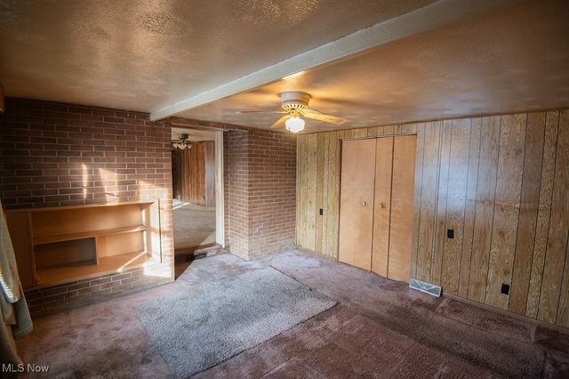 2129 Austintown Warren Rd, Mineral Ridge, OH 44440