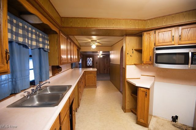 2129 Austintown Warren Rd, Mineral Ridge, OH 44440