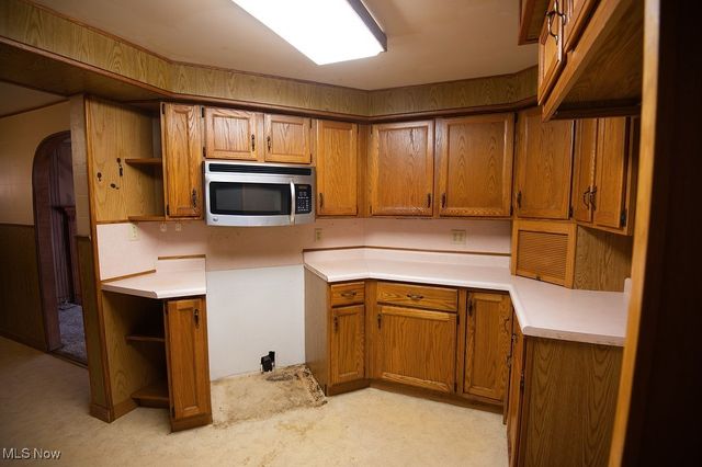 2129 Austintown Warren Rd, Mineral Ridge, OH 44440