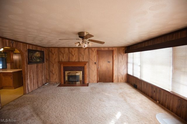 2129 Austintown Warren Rd, Mineral Ridge, OH 44440