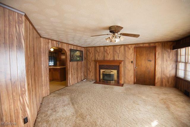 2129 Austintown Warren Rd, Mineral Ridge, OH 44440