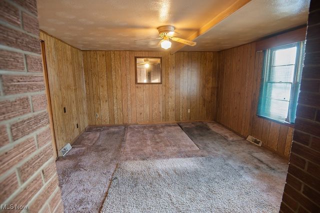 2129 Austintown Warren Rd, Mineral Ridge, OH 44440