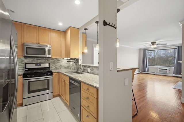 6060 N Ridge Avenue 4E, Chicago, IL 60660