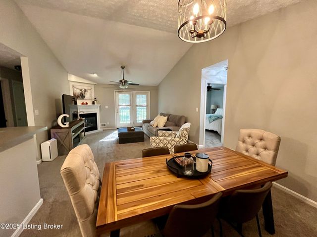 1122 Powerhouse Ln, UNIT 203, Lyndon, KY 40242