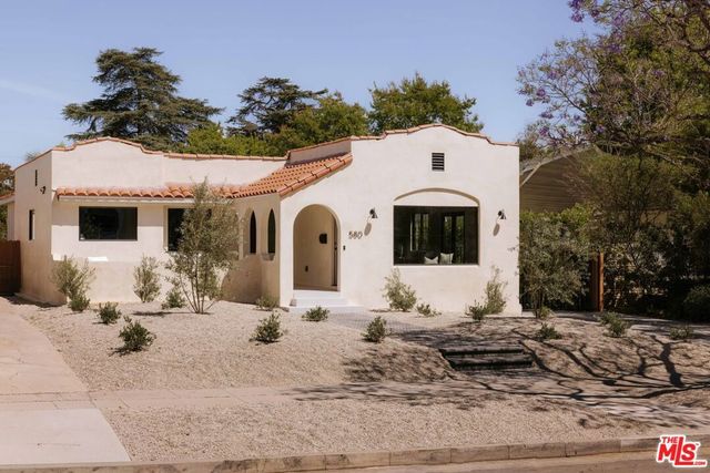 580 N Beachwood Drive, Los Angeles, CA 90004