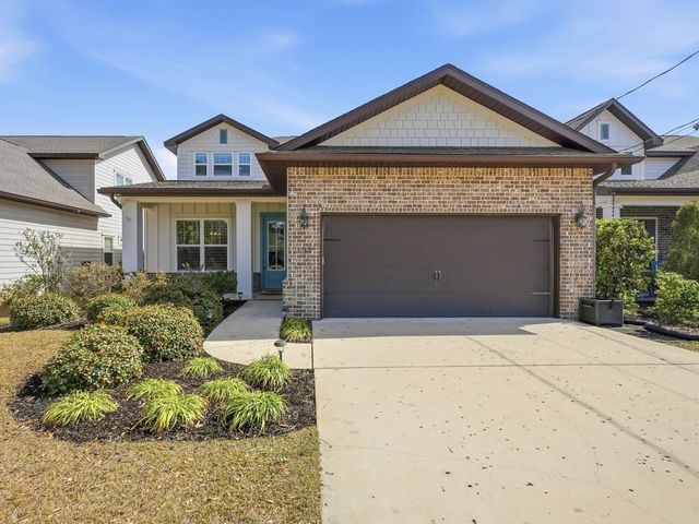 131 SE Magnolia Avenue, Fort Walton Beach, FL 32548