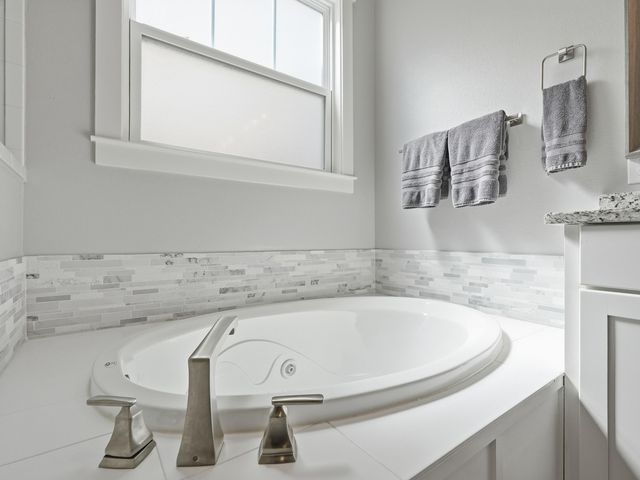 131 SE Magnolia Avenue, Fort Walton Beach, FL 32548