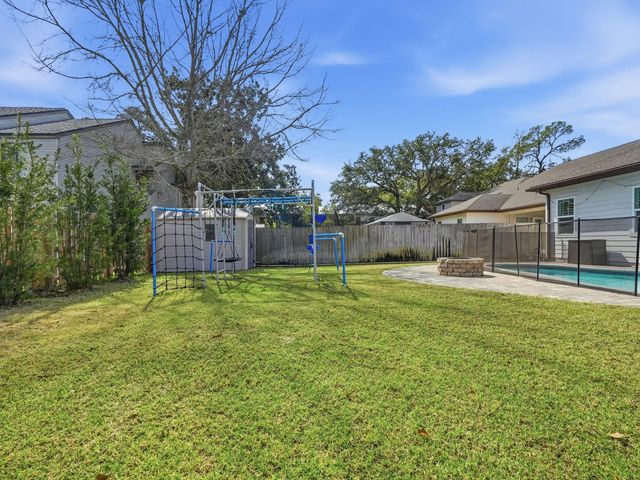 131 SE Magnolia Avenue, Fort Walton Beach, FL 32548