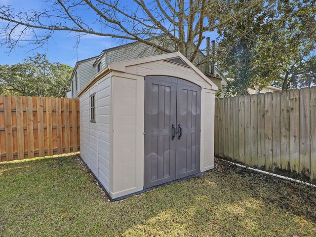 131 SE Magnolia Avenue, Fort Walton Beach, FL 32548