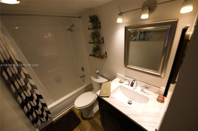 5570 NW 44th St 204A, Lauderhill, FL 33319