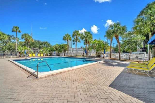 5570 NW 44th St 204A, Lauderhill, FL 33319