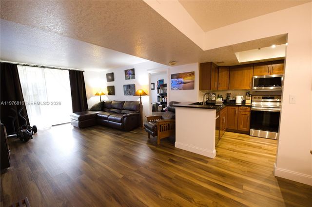 5570 NW 44th St 204A, Lauderhill, FL 33319