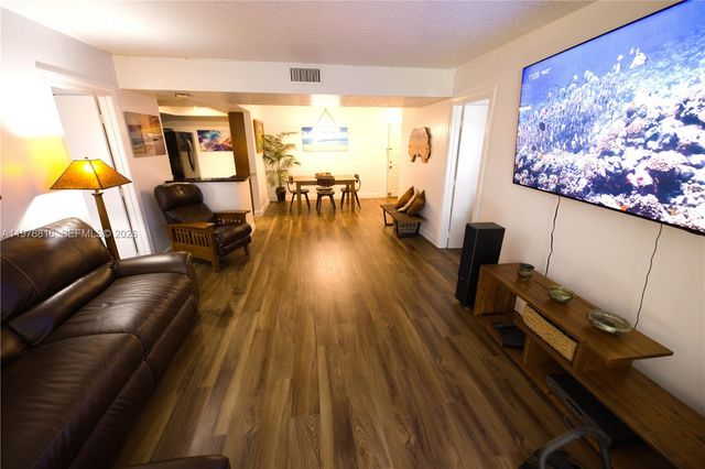 5570 NW 44th St 204A, Lauderhill, FL 33319