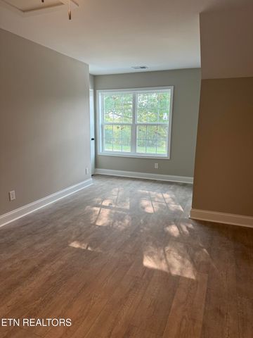 101- 110 Ken Lewis Way, Maryville, TN 37801