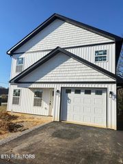 101- 110 Ken Lewis Way, Maryville, TN 37801