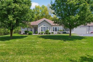 15 Hunters Woods Boulevard B, Canfield, OH 44406
