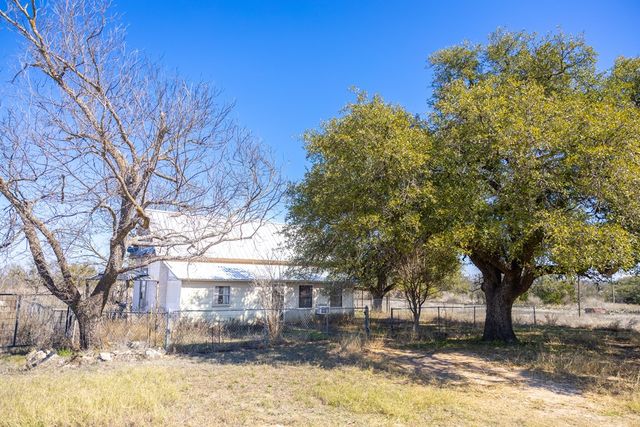 6623 Starks Rd, Mason, TX 76856