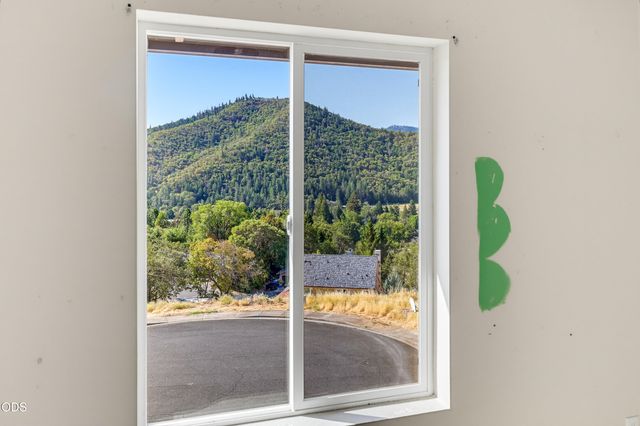 875 Jacoby Street, Gold Hill, OR 97525