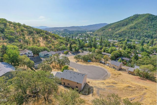 875 Jacoby Street, Gold Hill, OR 97525