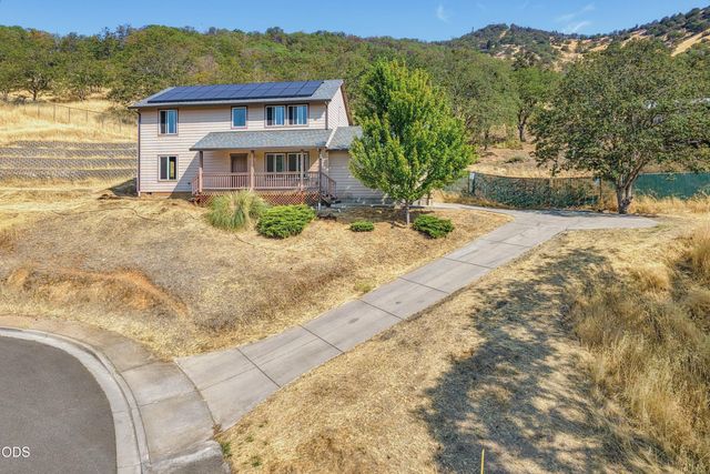 875 Jacoby Street, Gold Hill, OR 97525