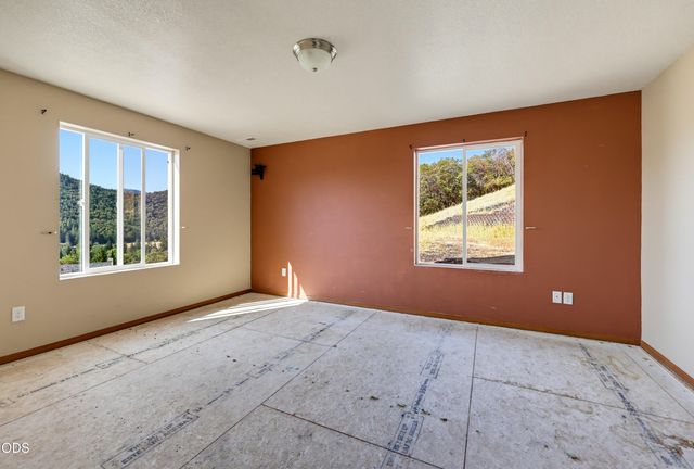 875 Jacoby Street, Gold Hill, OR 97525