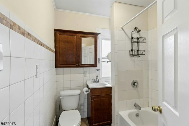 84 W Cherry St, Rahway City, NJ 07065