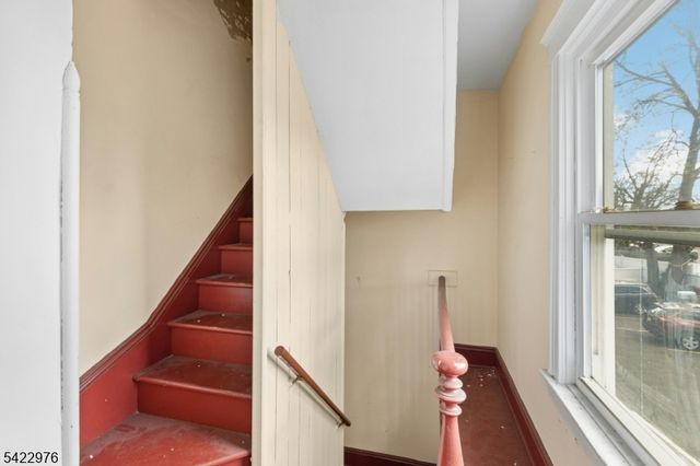 84 W Cherry St, Rahway City, NJ 07065