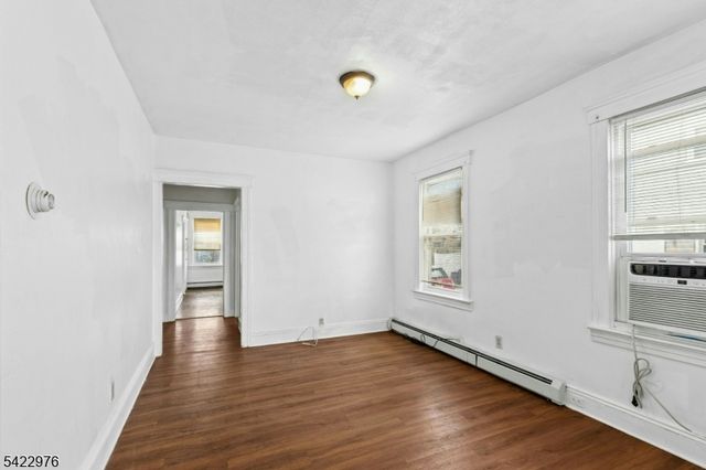 84 W Cherry St, Rahway City, NJ 07065