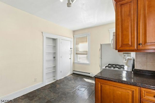 84 W Cherry St, Rahway City, NJ 07065