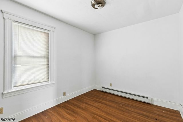 84 W Cherry St, Rahway City, NJ 07065