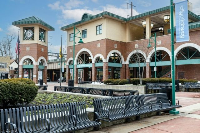 84 W Cherry St, Rahway City, NJ 07065
