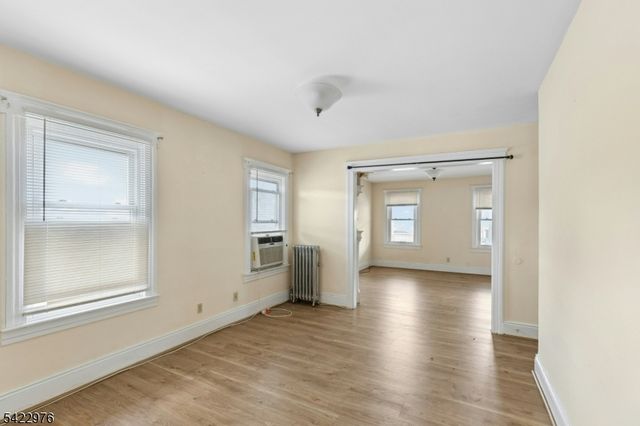 84 W Cherry St, Rahway City, NJ 07065