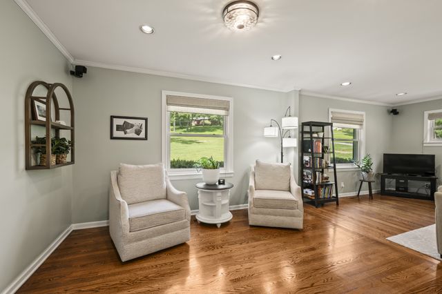 873 Forest Acres Dr, Nashville, TN 37220