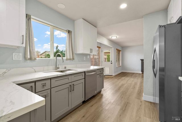 172 Cornell St, Windsor, CA 95492