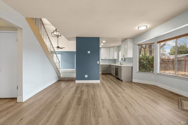 172 Cornell St, Windsor, CA 95492