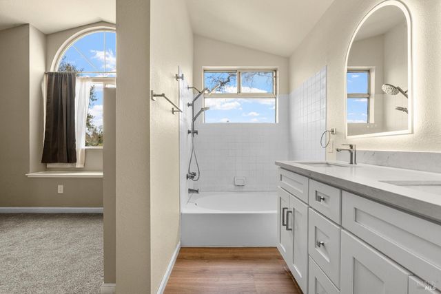 172 Cornell St, Windsor, CA 95492