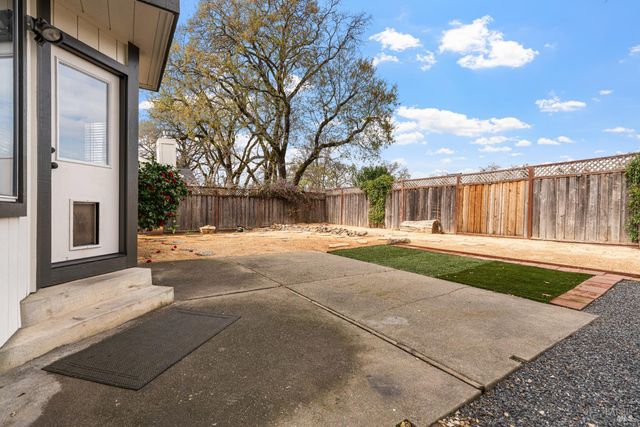 172 Cornell St, Windsor, CA 95492