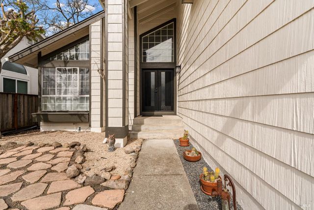 172 Cornell St, Windsor, CA 95492