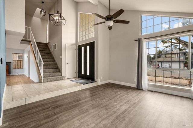 172 Cornell St, Windsor, CA 95492