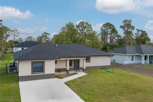 4712 3rd ST W, Lehigh Acres, FL 33971
